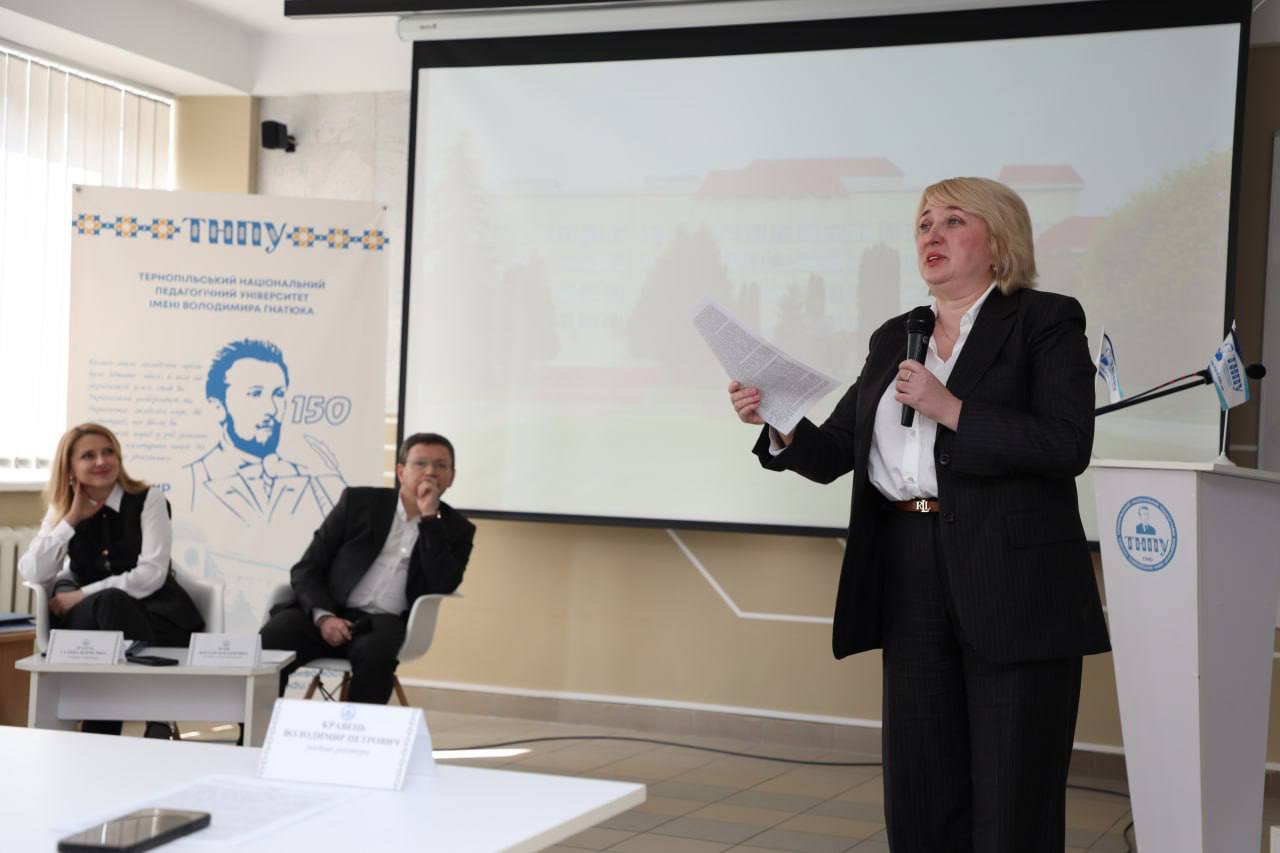 Prorektor_z_naukovoi_roboty_ta_mizhnarodnoho_spivrobitnytstva_profesor_Iryna_Zadorozhna_dopovidaie